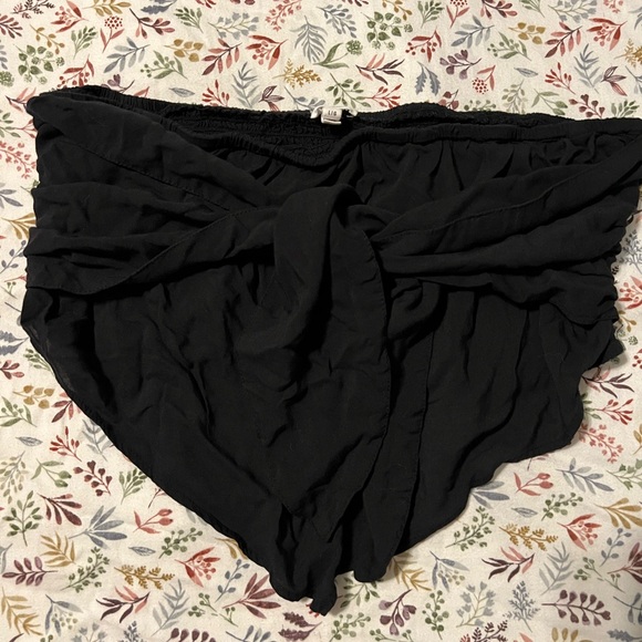 aerie Tops - Aerie Black cropped top with adjustable front tie.